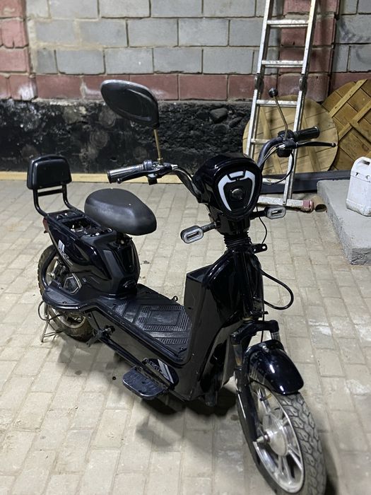 продам скутер бу без акума