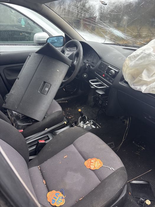 Piese/Fața completa vw golf 4 benzina