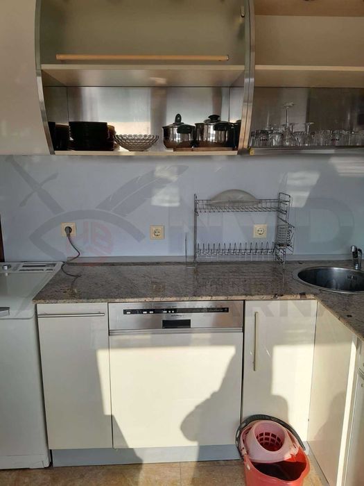 Дава се под наем Четиристаен апартамент в Варна, Център - 90 кв.м за 800 € - Снимка #3