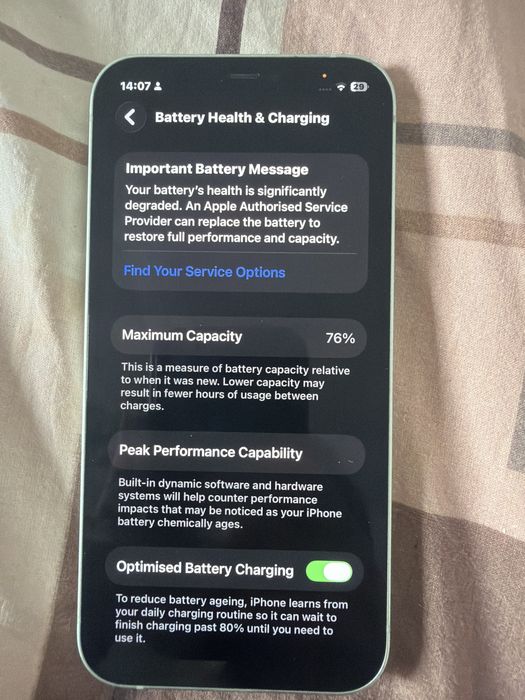 Iphone 12 aproape nou