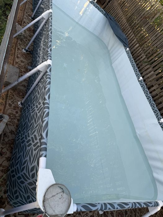 Продаю бассейн почти новая