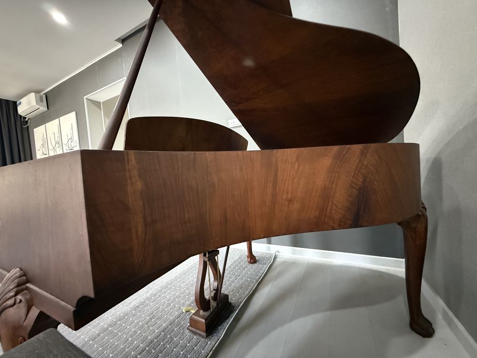 Продается рояль Challen