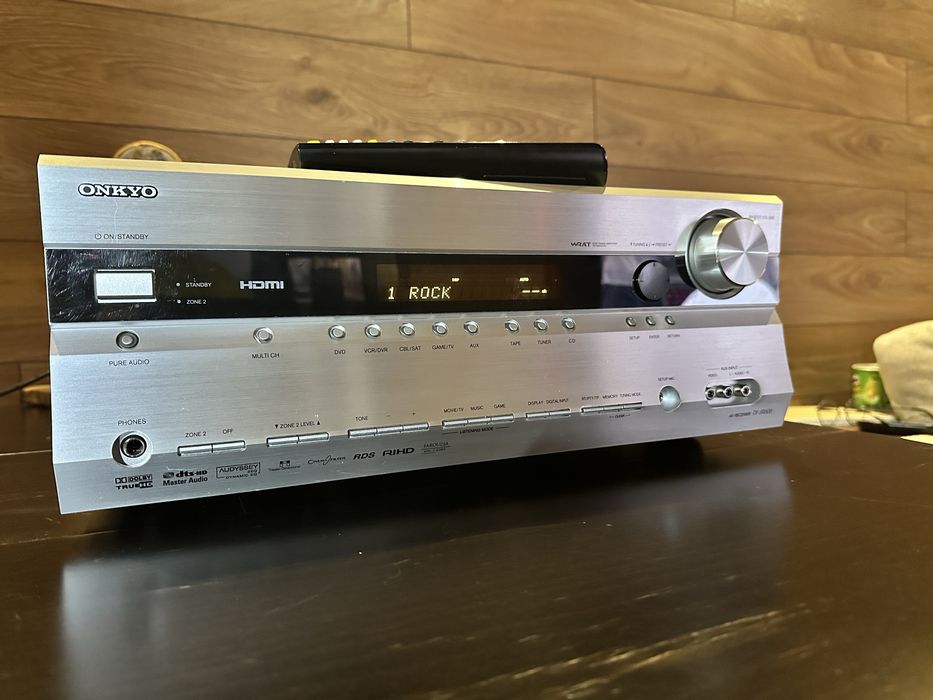 Продавам Onkyo TX-SR606 -аудио-видео ресивър 7.1