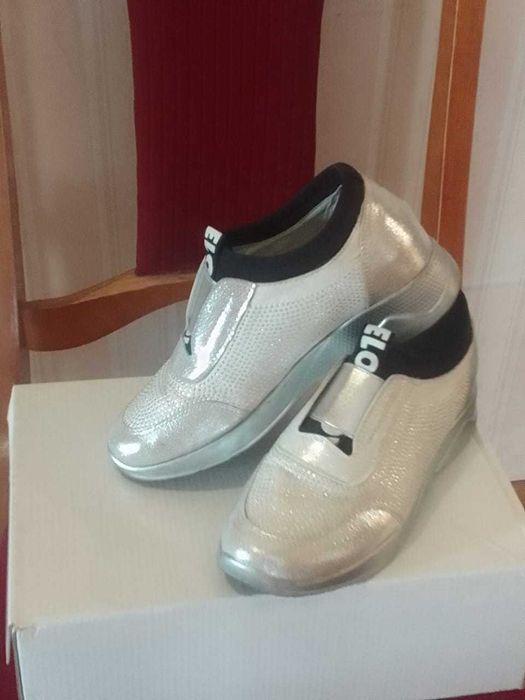 Женская    обувь