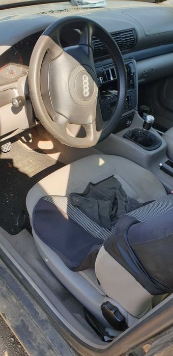 Dezmembrez audi A4B5 din 1998 1.6i