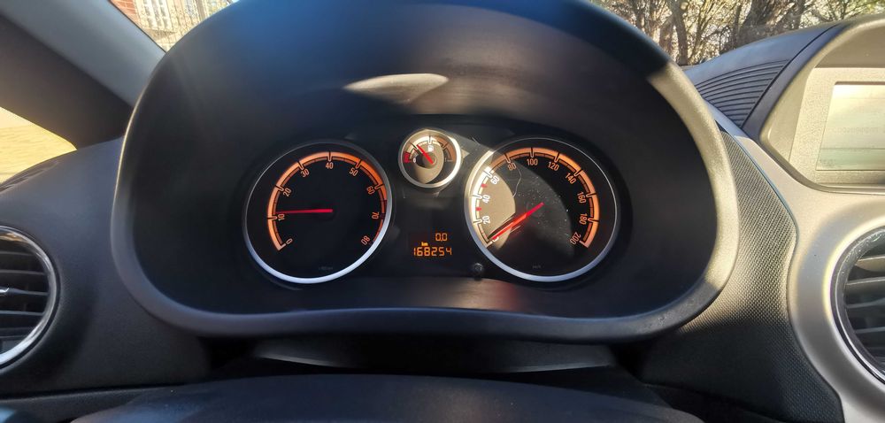 Opel Corsa 1.2 I 16V an 2008 168000 km EURO 4