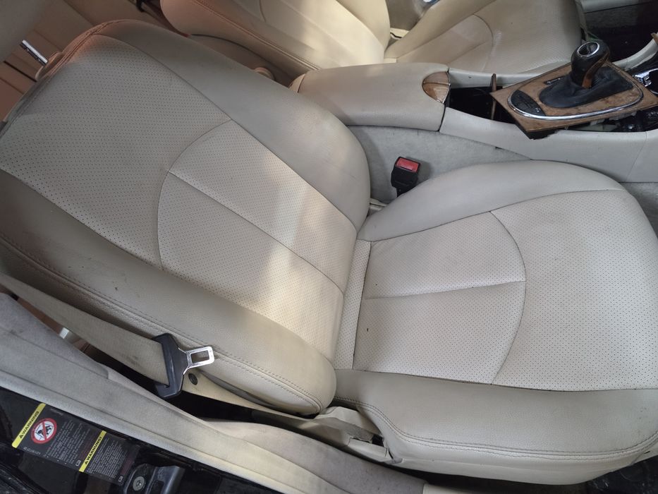 Салон Мерцедес W211 седан кожен бежов Mercedes E class w211 седалки