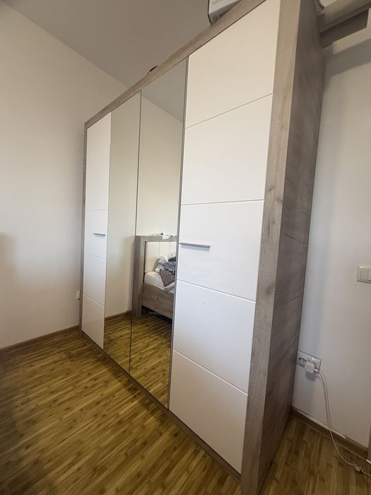 Dulap dormitor stare impecabila