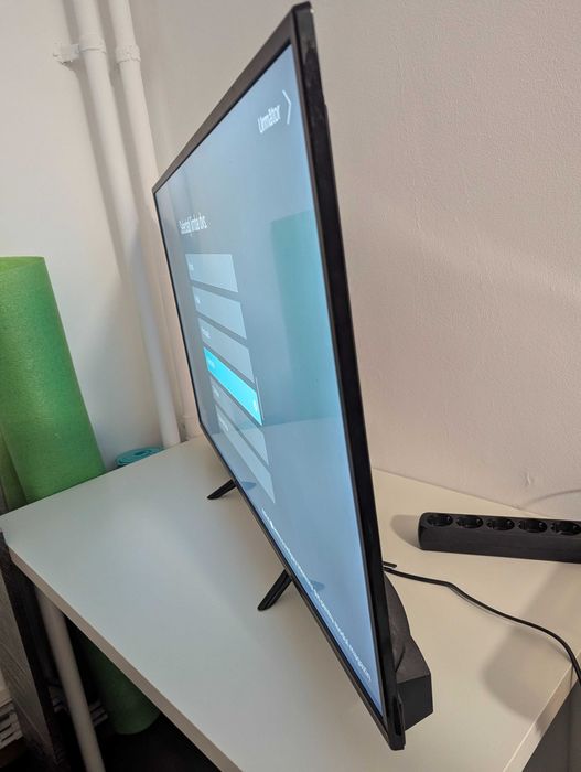 Televizor LED Smart TV VORTEX V43R0213VS, Rezolutie 4K, 109 cm