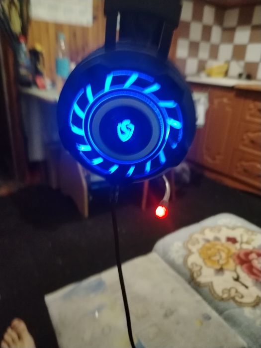 Продаю игровые наушники