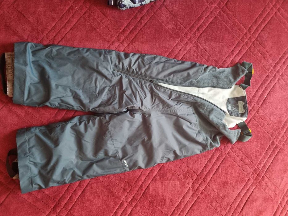 Детски непромокаем комплект- гащеризон и яке.