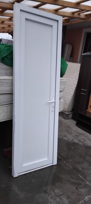 Vînd ușă termopan completă/ este ca și nouă , 210/68