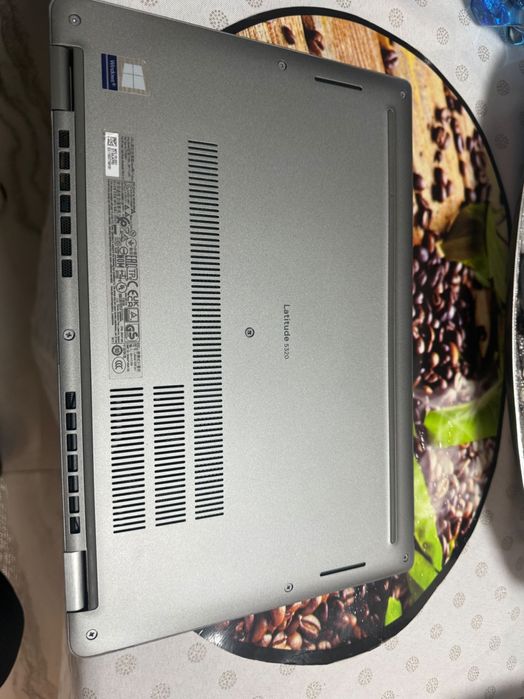 Laptop Dell generația 11