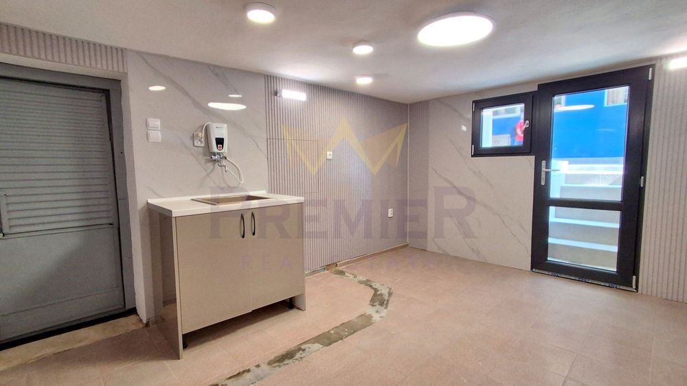 Дава се под наем Офис в Варна, Център - 20 кв.м за 350 € - Снимка #3