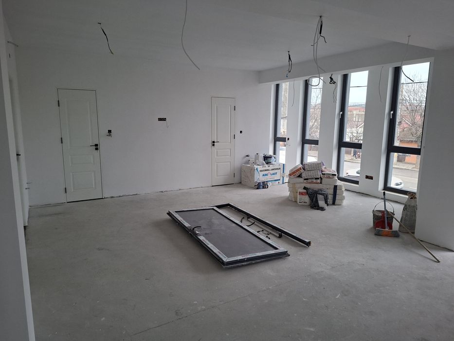 Închiriez Spațiu Comercial bvd.Nicolae Romanescu