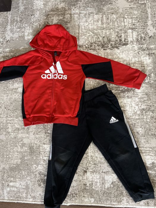 Екипче Адидас 3-4г.