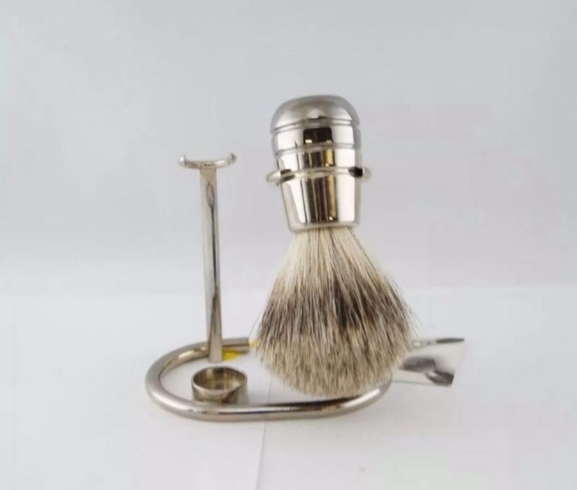 Set suport barbierit pamatuf bursuc silvertip cu cap Gillette Mach3