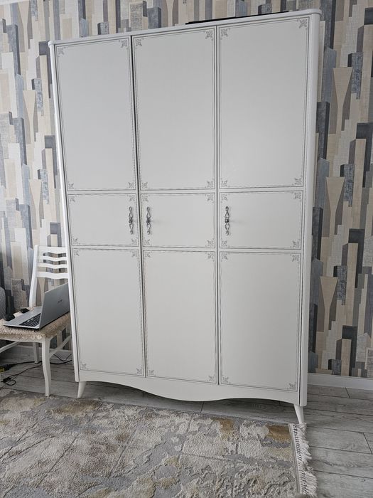 Продаю спальную мебель