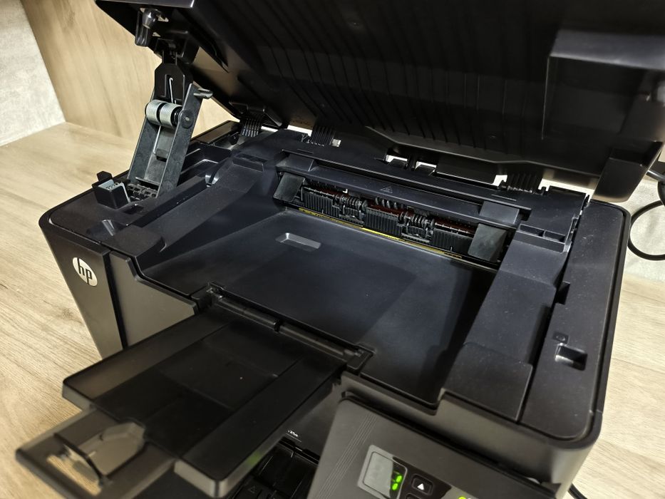 Принтер HP LaserJet Pro MFP M125