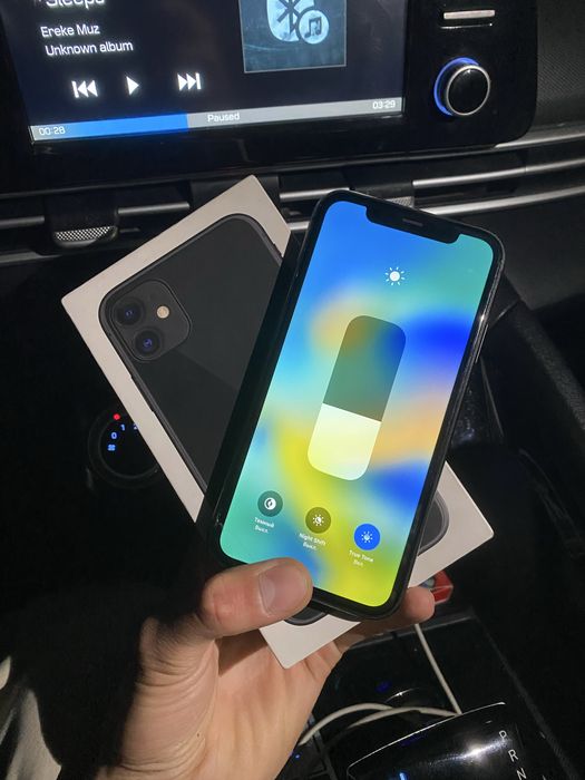 Продам Айфон 11 64гб