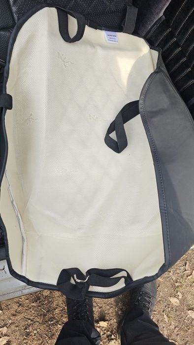 Чехол на низ сиденья автомобиля.