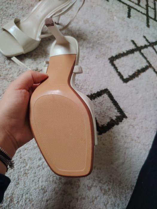 Sandale cu toc Stradivarius