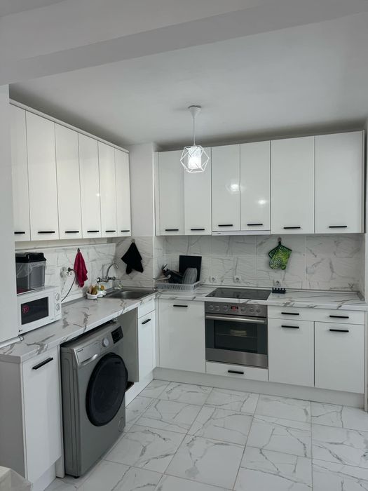 Дава се под наем Двустаен апартамент в София, Люлин 10 - 68 кв.м за 433.5 € - Снимка #1