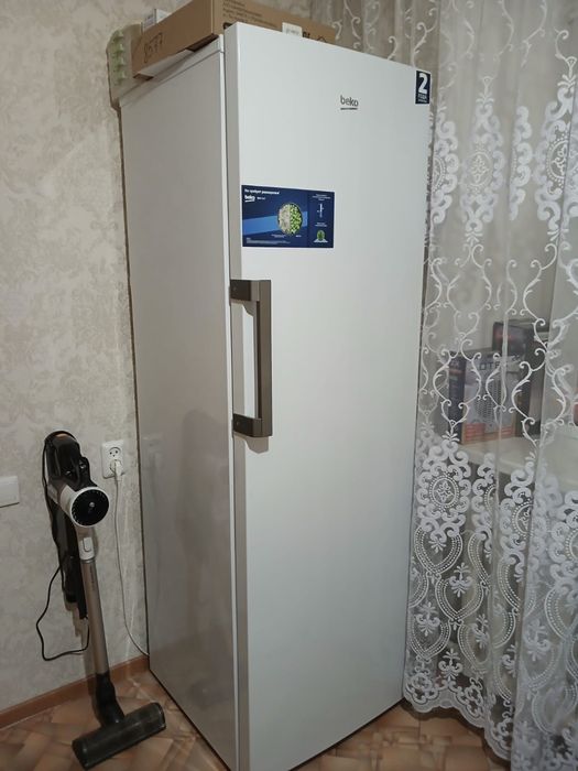 Продам морозильную камеру
