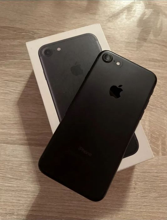 Apple Iphone 7 128gb  Айфон 7 на 128 gb  c коробкой документами