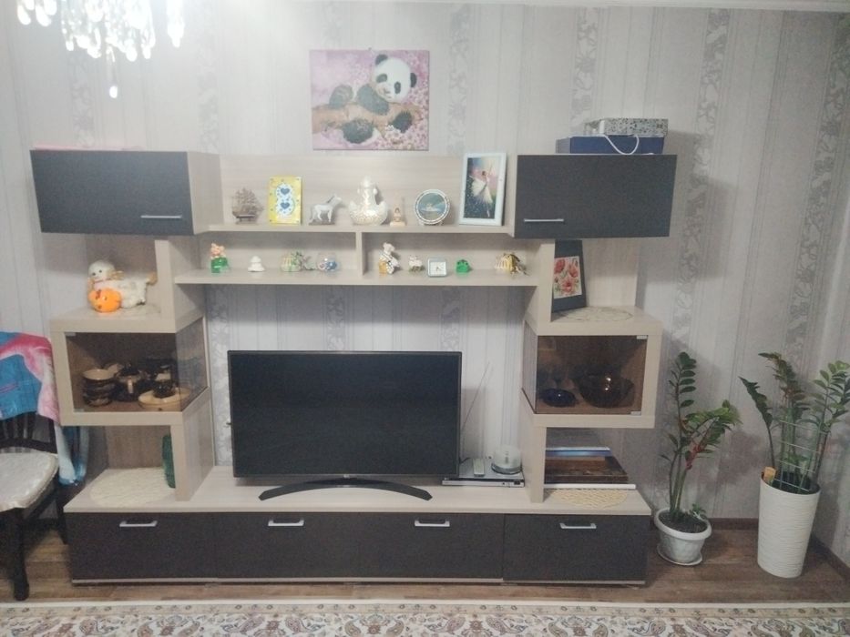 НЕДОРОГО продается горка для гостиной