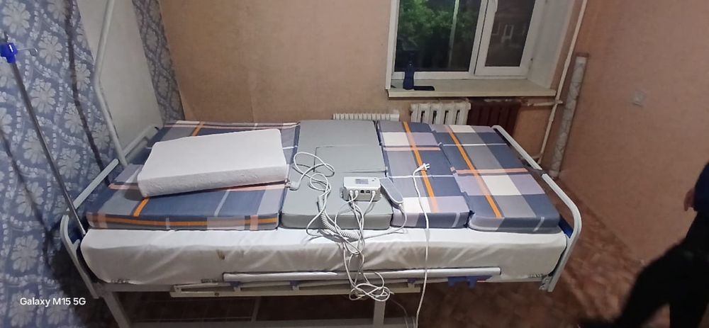 Медицинская кровать