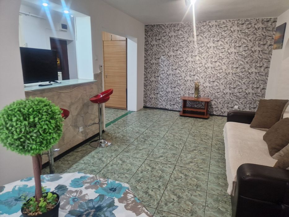 Proprietar, închiriez apartament 2 camere centru