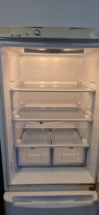 Хладилник  INDECIT