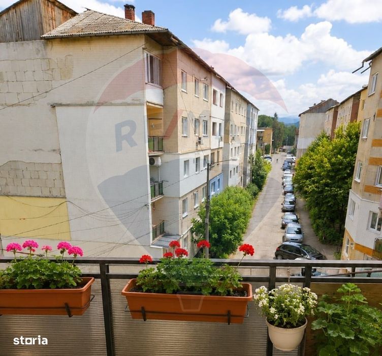 Apartament cu 3 camere de vânzare în cartierul Constructorului