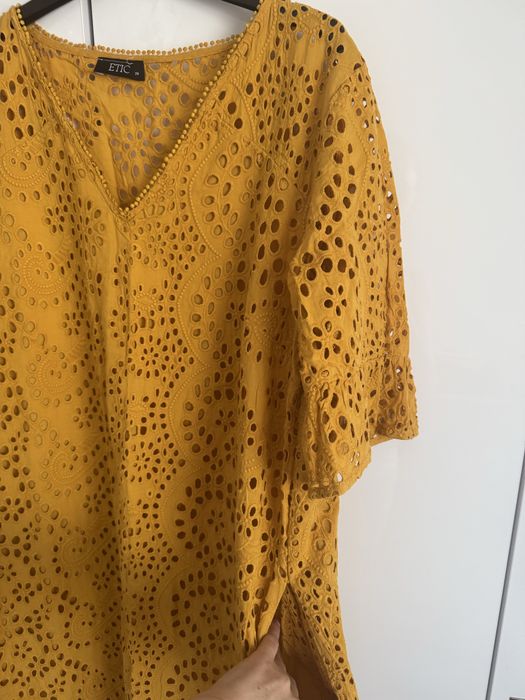 Rochie brodata, format A, cu buzunare