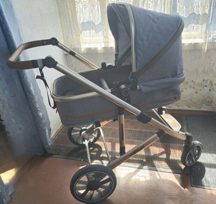 Продам коляску трансфомер 3в1.