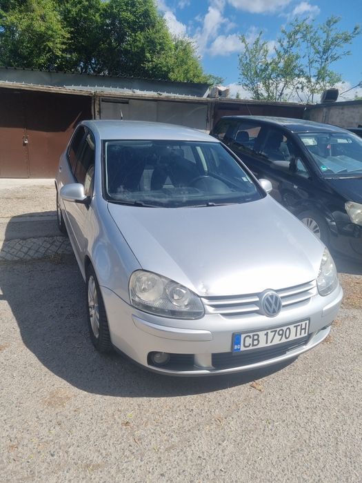 Продавам VW  GOLF 5
