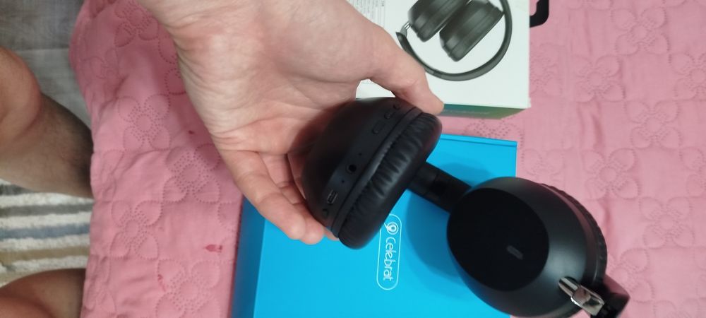 Продам новые наушники