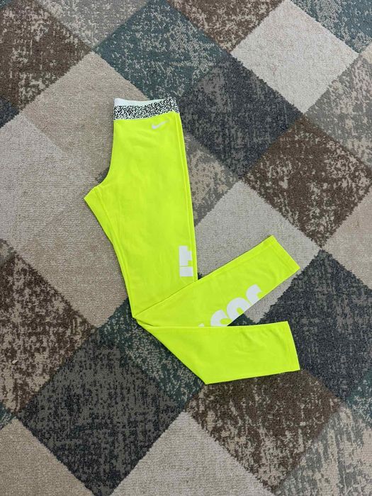 Дамски клин Nike Pro