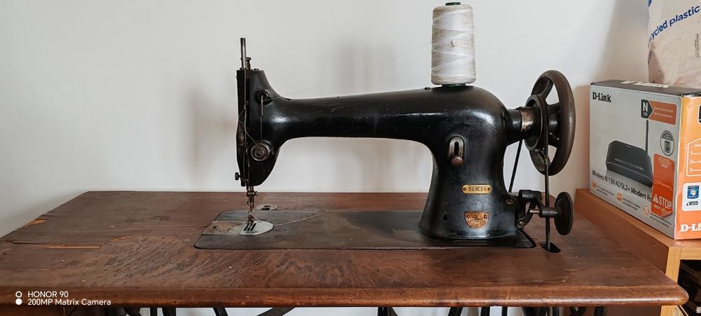 Mașină de cusut Vintage Singer