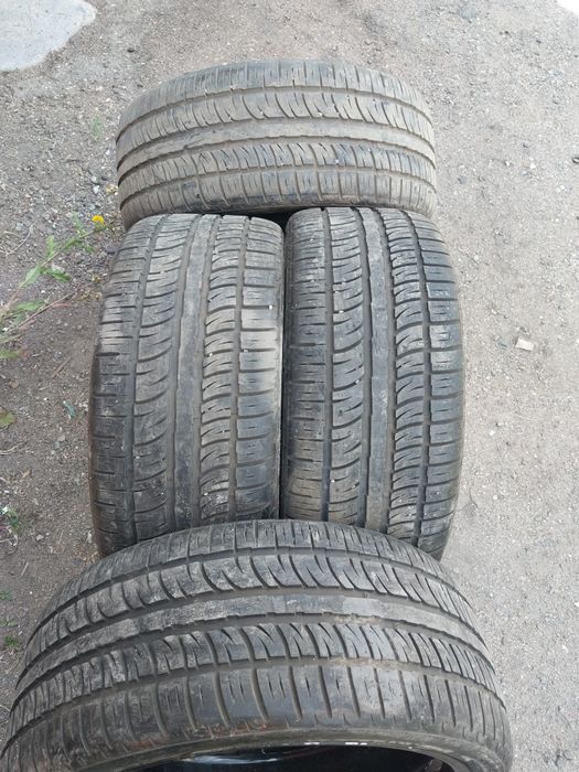 4 шины Pirelli 265 35 ZR22.