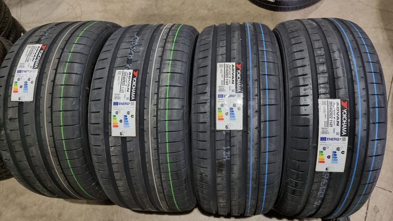 325/40/22//285/45/22 YOKOHAMA