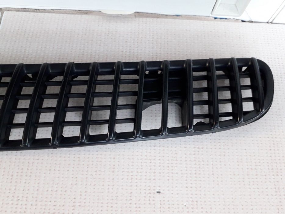 BMW E46 - Grila capota BMW E46 Non-Facelift NEVOPSITA