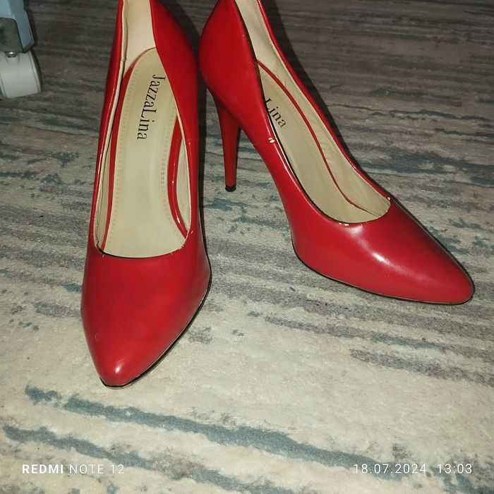 Продам туфли ,кроссы 37 рр барлыгы.