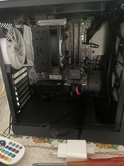 Top o'yinbop komplekt: i5-12600KF + Gigabyte B660 Gaming X + AG400