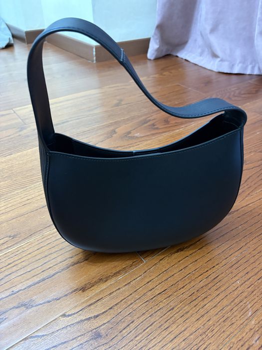 Оригинальная сумка Charles & Keith.