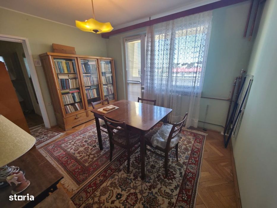 Apartament 3 camere semidecomandat – Piața Mărăști