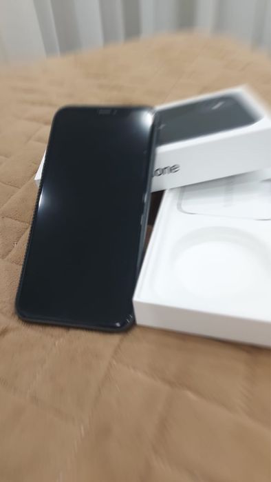 Продам Айфон 11 в отличном состоянии