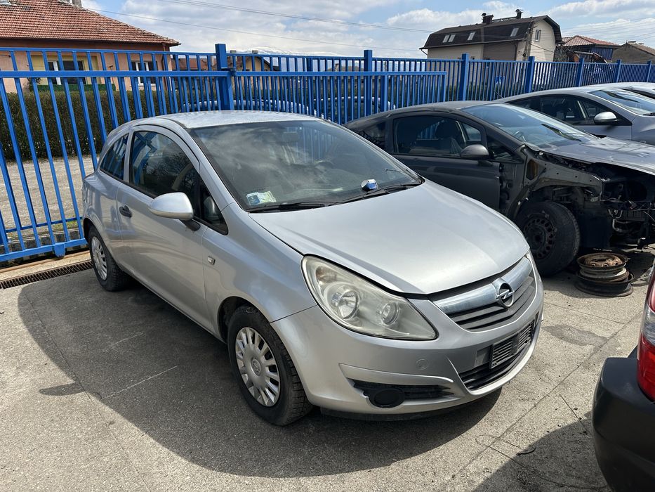 Opel Corsa 1.2i НА ЧАСТИ