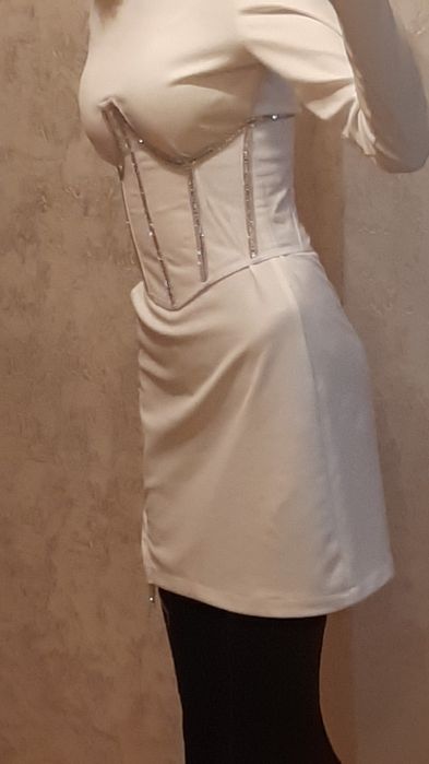 Продам корсет новый